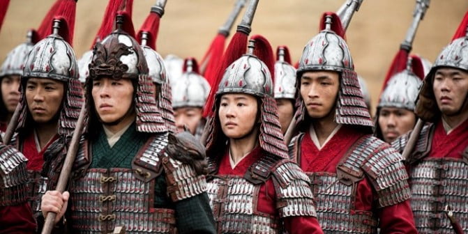 Yifei Liu as Mulan - Mulan (2020) Filmi. Niki Caro
