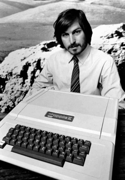 Apple II bilgisayar ve Steve Jobs, 1977.