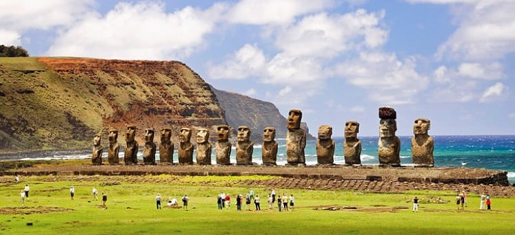 Paskalya Adası - Moai Heykelleri