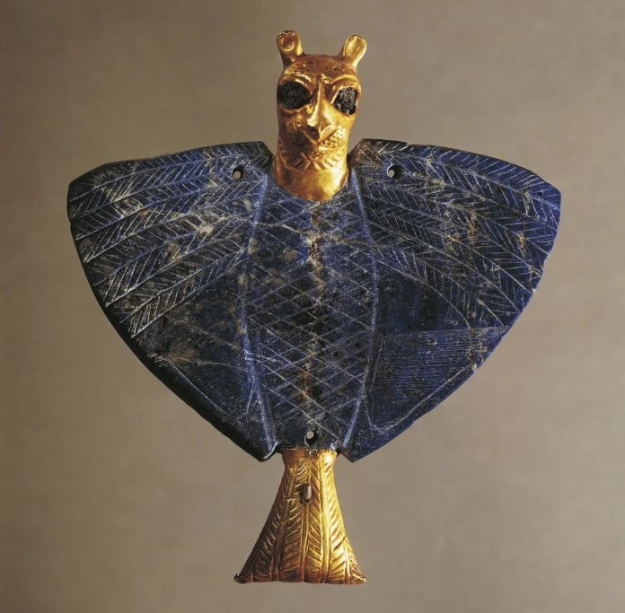 Sümer uygarlığı tarafından bakır, altın ve lapis lazuli'den yapılmış aslan başlı kartal.
