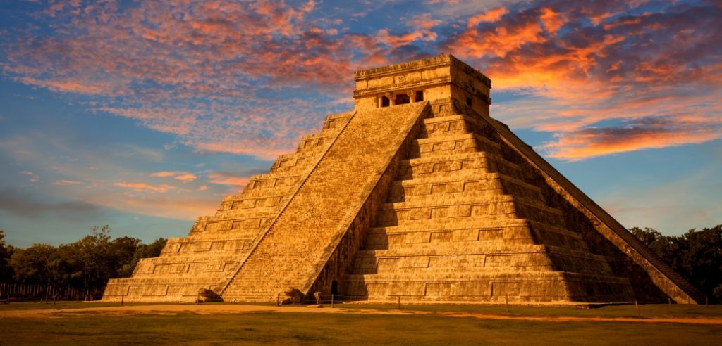 El Castillo, Toltec tarzı bir piramit, Chichén Itzá, Yucatán eyaleti, Meksika
