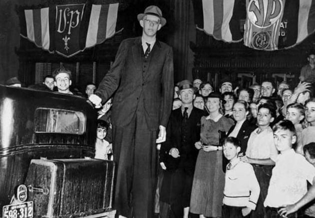 Robert Wadlow dünyanın en uzun insanı