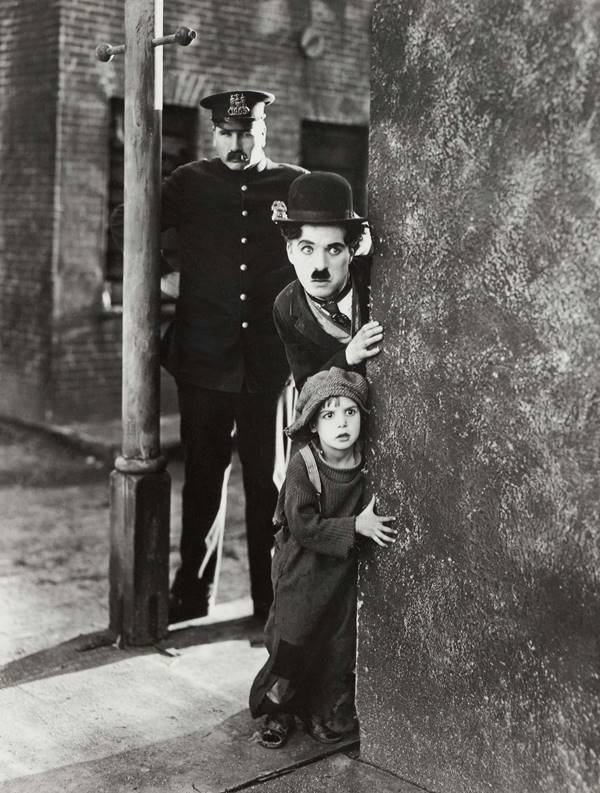 Charlie Chaplin Film Sahnesi