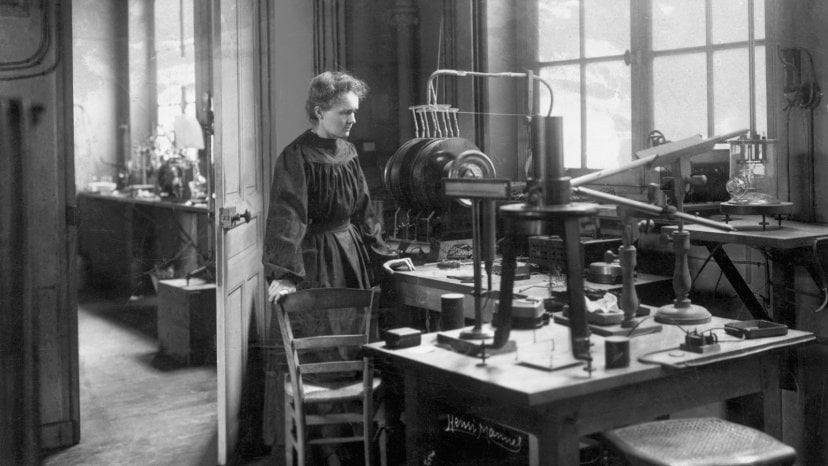 Marie Curie'nin laboratuvarında bulunan ender bir fotoğrafı