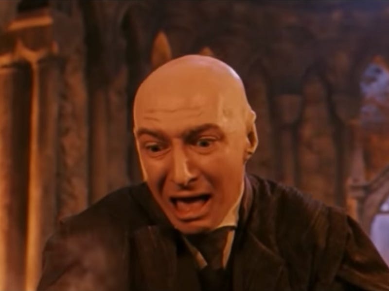  Profesör Quirrel, Voldemort’un kalıntılarını bulmak için Arnavutluk’a gitmiştir.